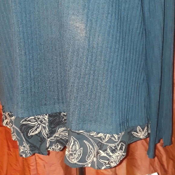 ** Democracy Ribbed Knit Layered Look Keyhole Top - Picture 3 of 8